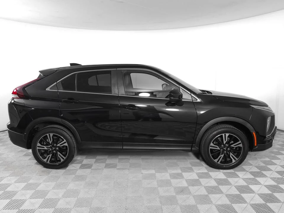 2023 Mitsubishi Eclipse Cross - Image 3 of 20