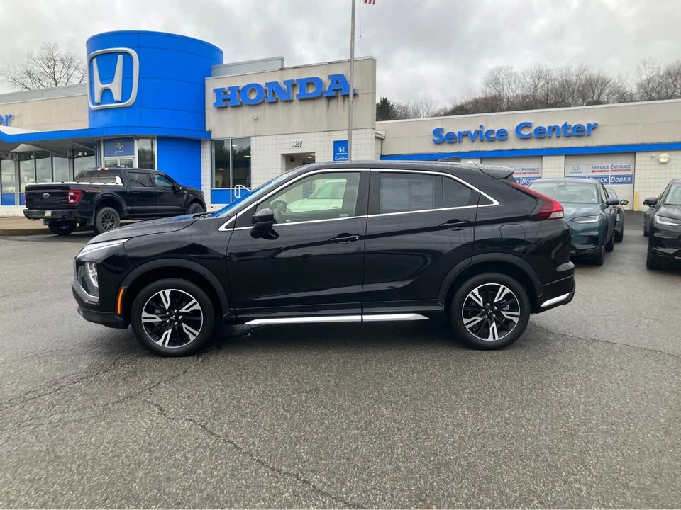 2023 Mitsubishi Eclipse Cross - Image 2 of 13