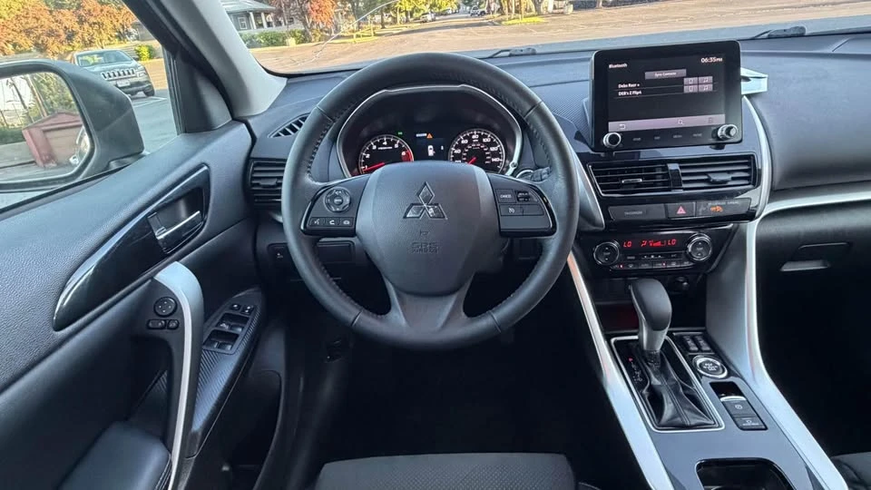 2023 Mitsubishi Eclipse Cross - Image 10 of 20