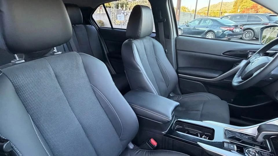 2023 Mitsubishi Eclipse Cross - Image 12 of 20