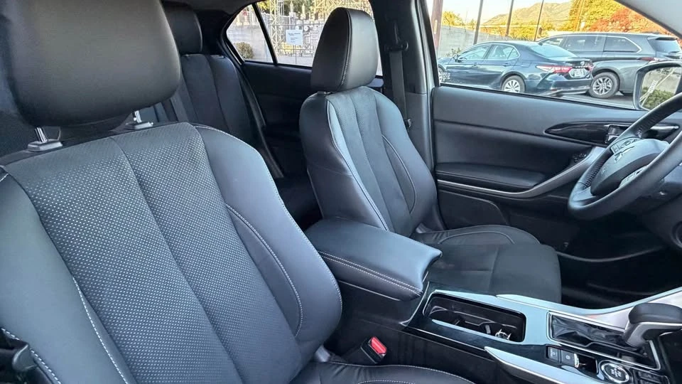 2023 Mitsubishi Eclipse Cross - Image 13 of 20