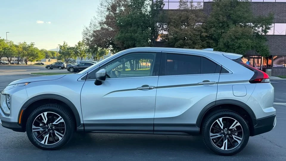 2023 Mitsubishi Eclipse Cross - Image 6 of 20