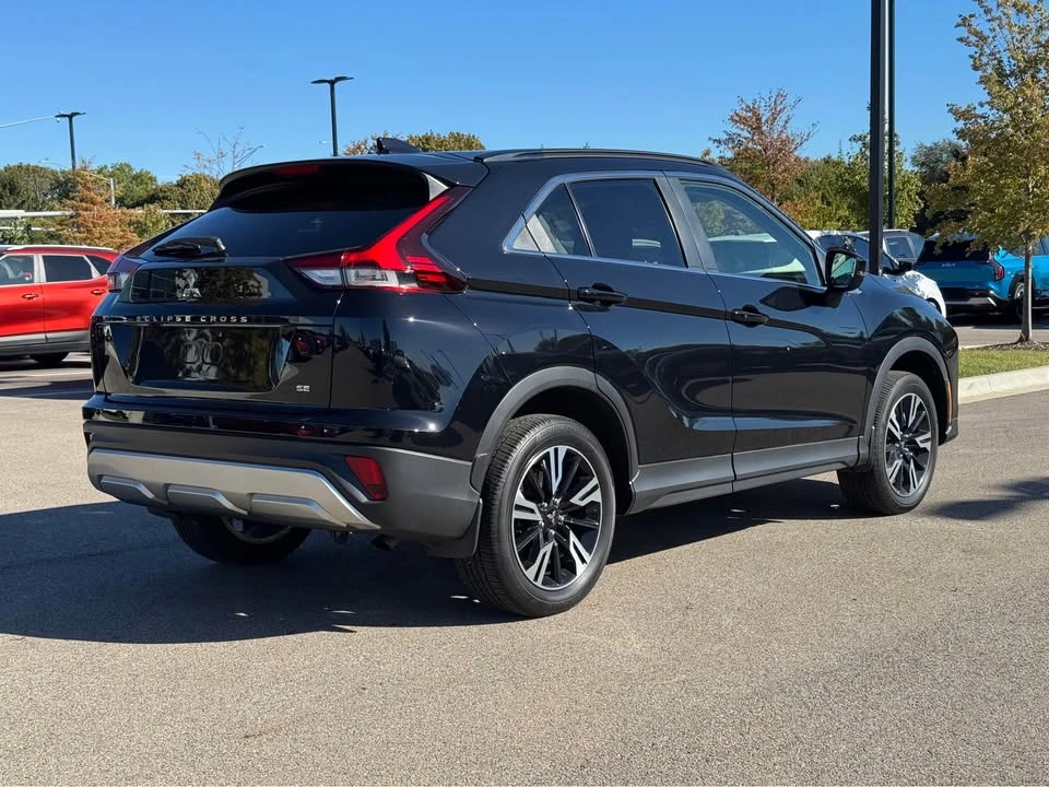 2023 Mitsubishi Eclipse Cross - Image 5 of 17