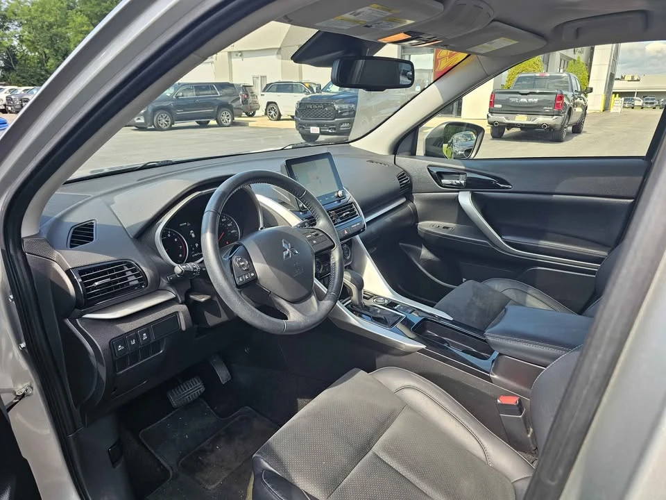 2023 Mitsubishi Eclipse Cross - Image 4 of 5