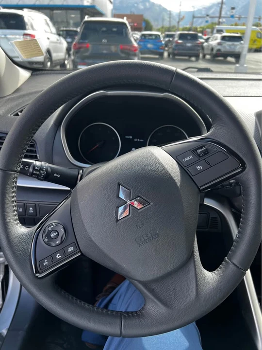2023 Mitsubishi Eclipse Cross - Image 7 of 12