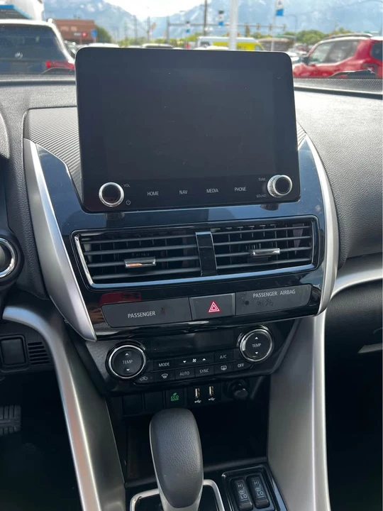 2023 Mitsubishi Eclipse Cross - Image 8 of 12