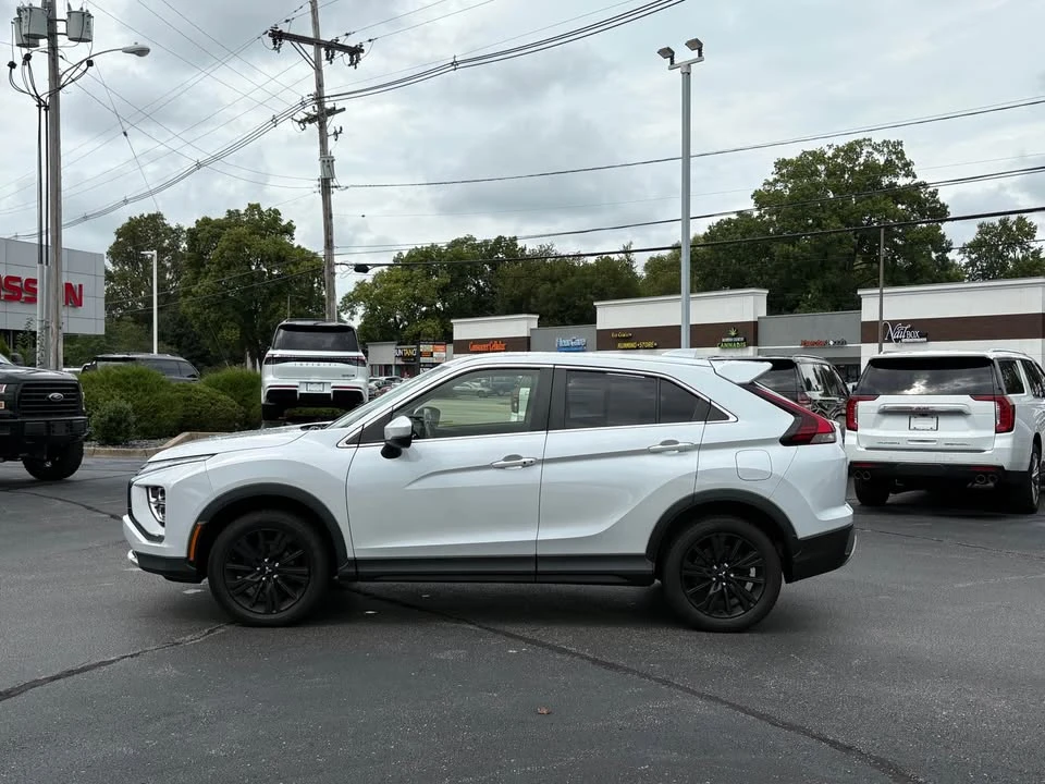 2023 Mitsubishi Eclipse Cross - Image 4 of 20