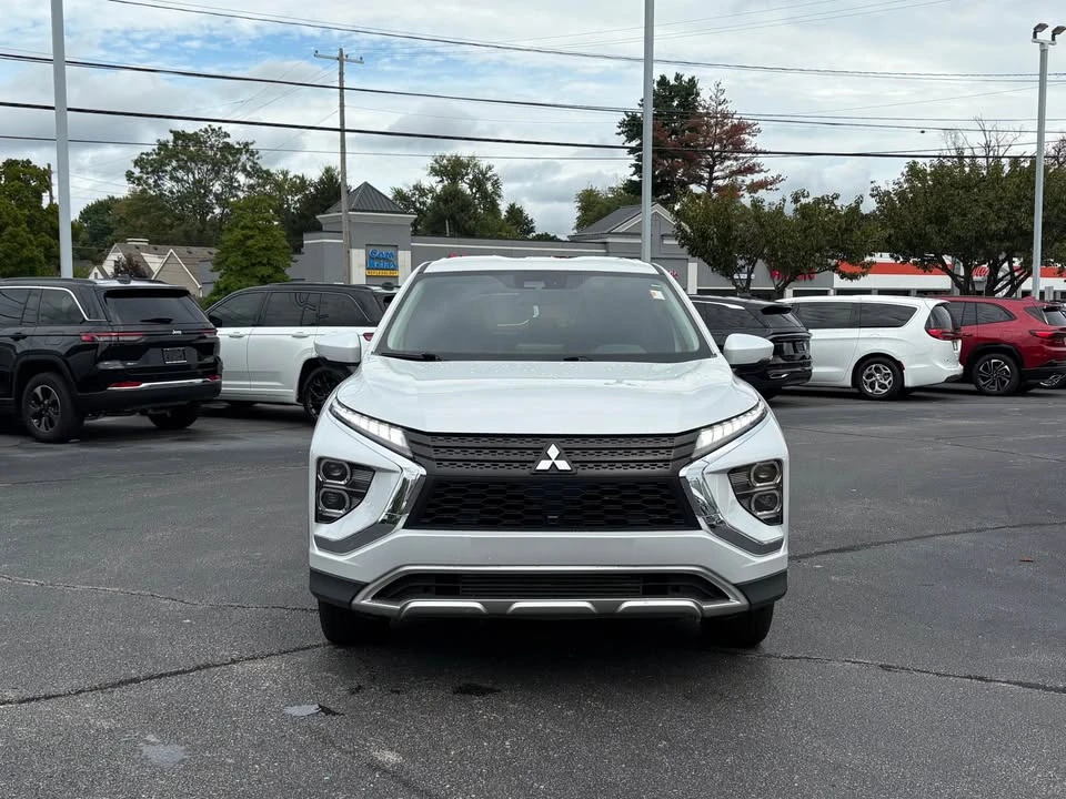 2023 Mitsubishi Eclipse Cross - Image 2 of 20