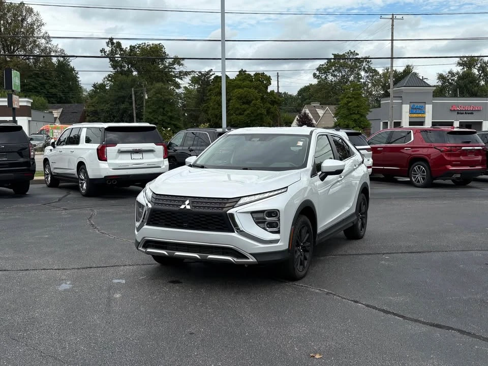 2023 Mitsubishi Eclipse Cross - Image 3 of 20