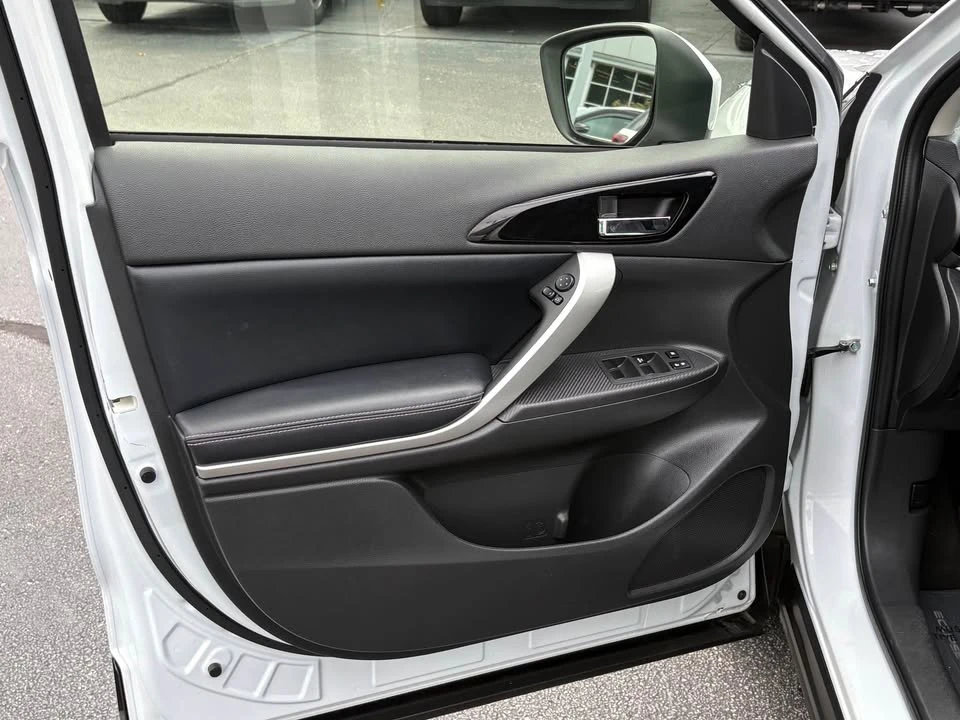 2023 Mitsubishi Eclipse Cross - Image 9 of 20