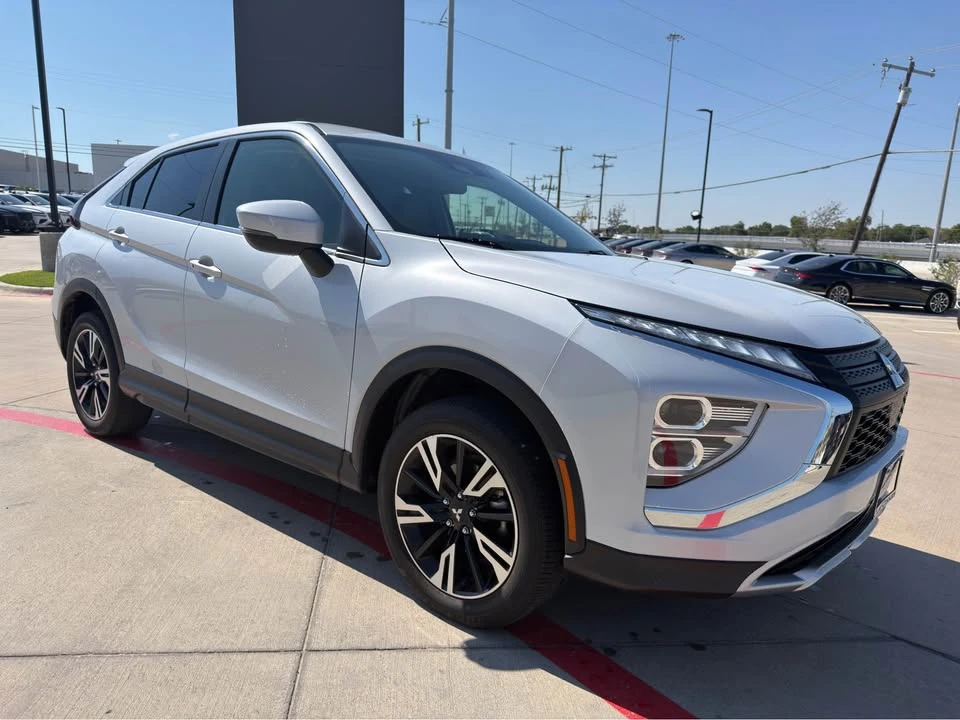 2023 Mitsubishi Eclipse Cross - Image 2 of 9