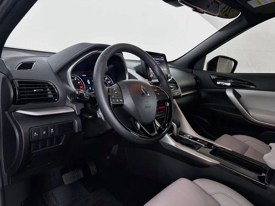 2023 Mitsubishi Eclipse Cross - Image 9 of 14