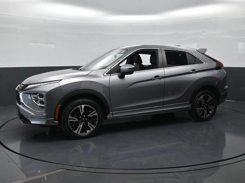 2023 Mitsubishi Eclipse Cross - Image 2 of 12