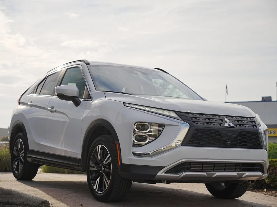 2023 Mitsubishi Eclipse Cross - Image 4 of 20