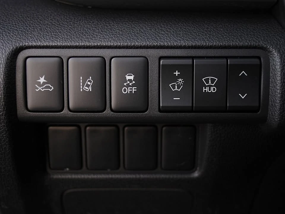 2023 Mitsubishi Eclipse Cross - Image 18 of 20