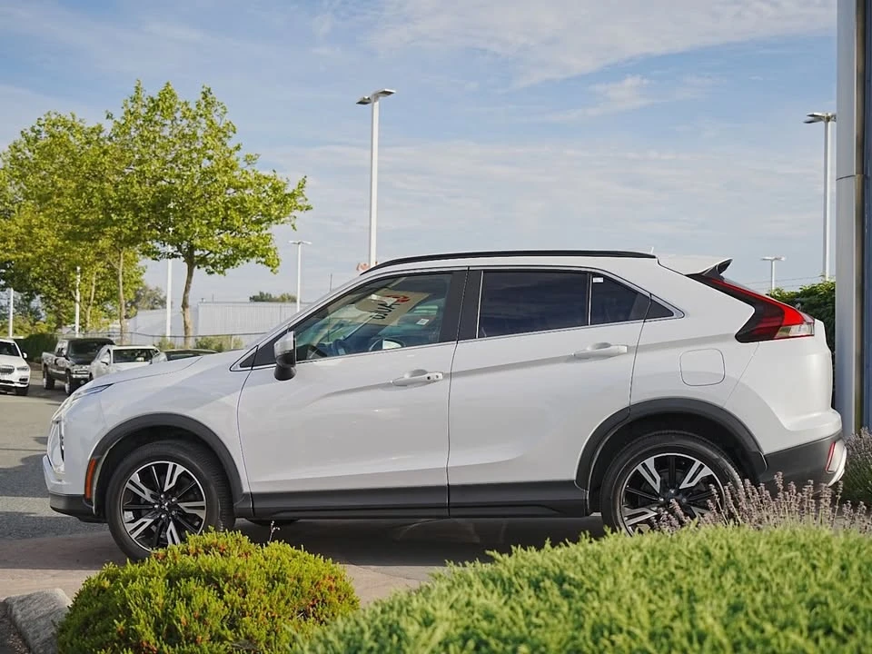 2023 Mitsubishi Eclipse Cross - Image 8 of 19