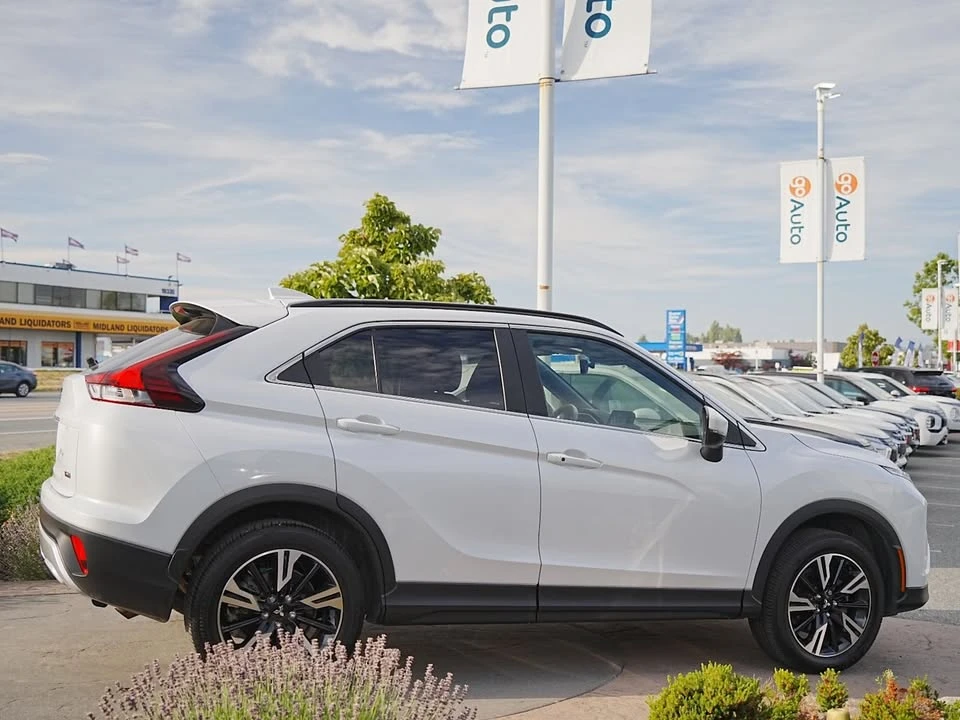 2023 Mitsubishi Eclipse Cross - Image 4 of 19