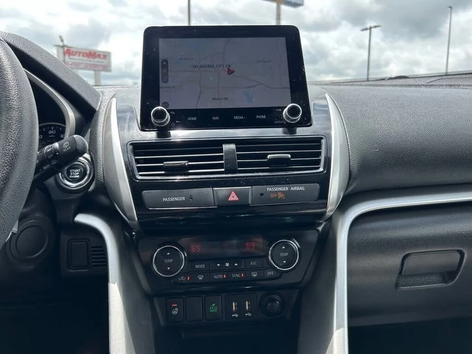 2023 Mitsubishi Eclipse Cross - Image 16 of 20