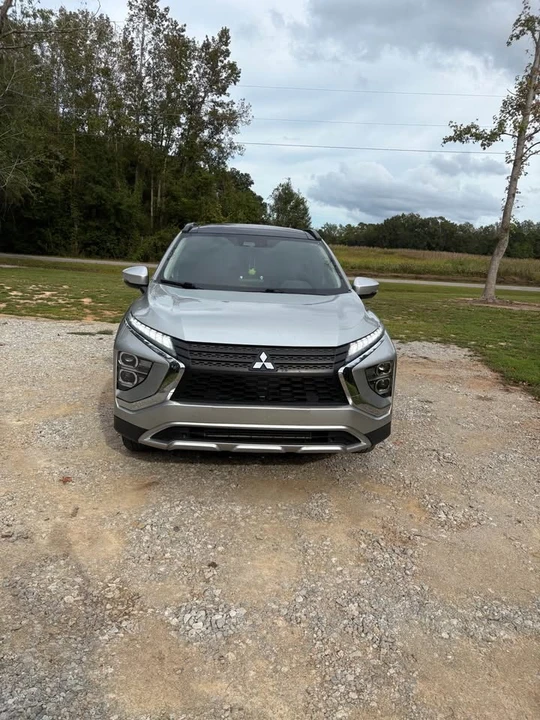 2023 Mitsubishi Eclipse Cross - Image 2 of 15