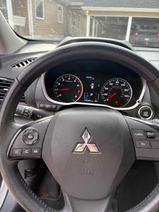 2023 Mitsubishi Eclipse Cross - Image 9 of 15