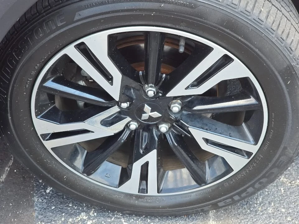 2023 Mitsubishi Eclipse Cross - Image 2 of 16