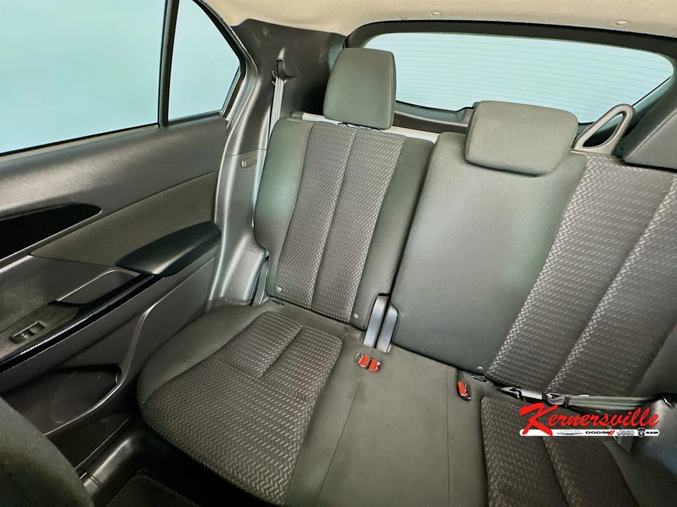 2023 Mitsubishi Eclipse Cross - Image 12 of 24