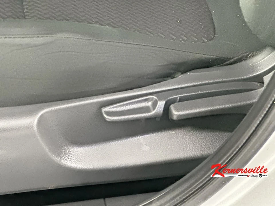 2023 Mitsubishi Eclipse Cross - Image 22 of 24