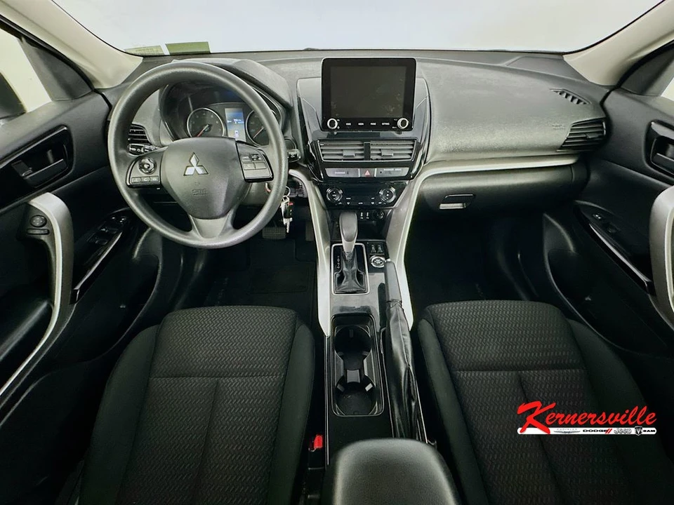 2023 Mitsubishi Eclipse Cross - Image 10 of 24