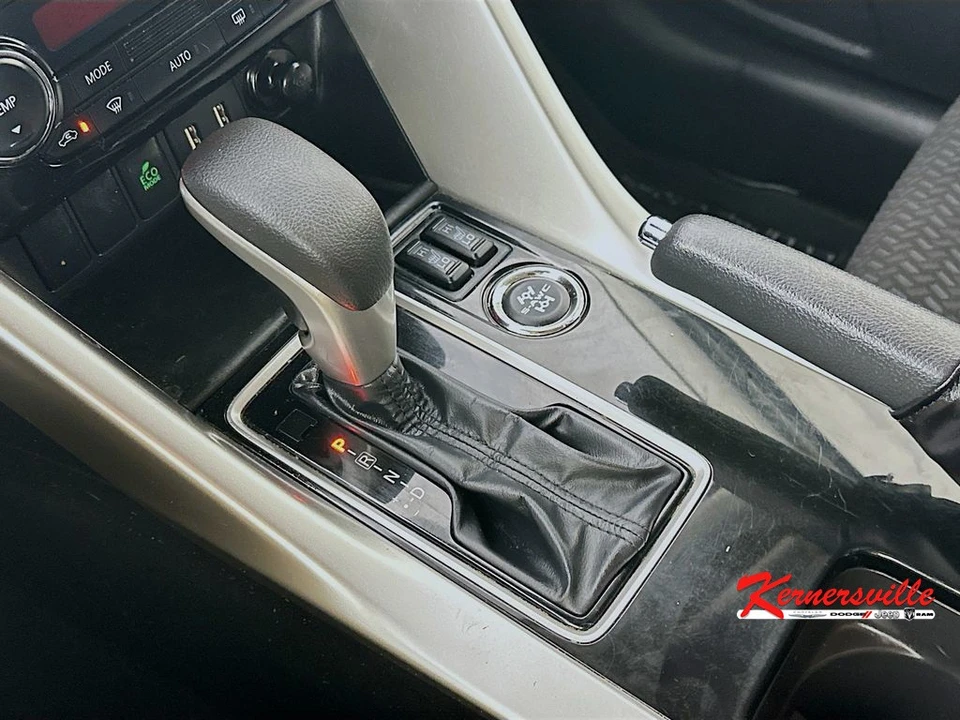 2023 Mitsubishi Eclipse Cross - Image 16 of 24