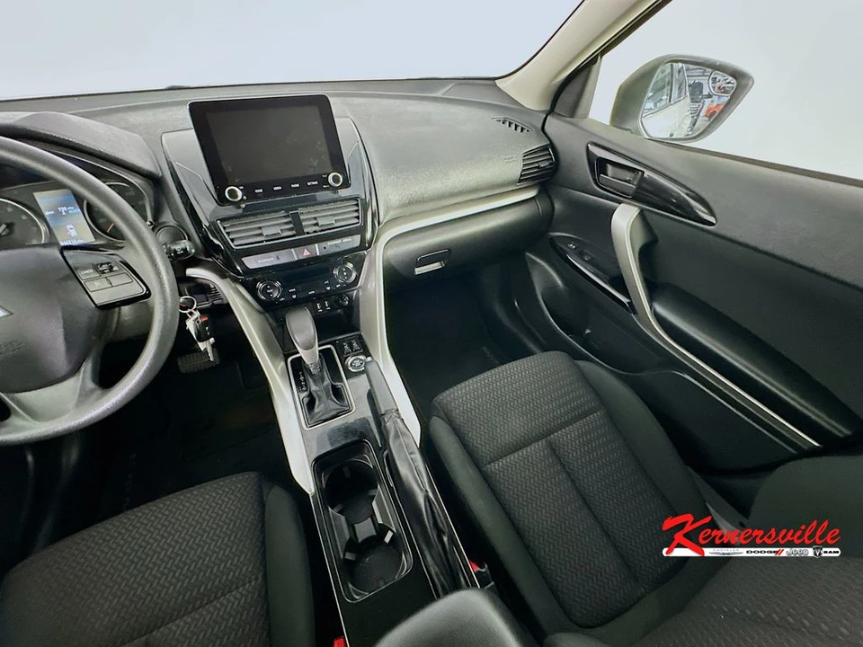 2023 Mitsubishi Eclipse Cross - Image 11 of 24
