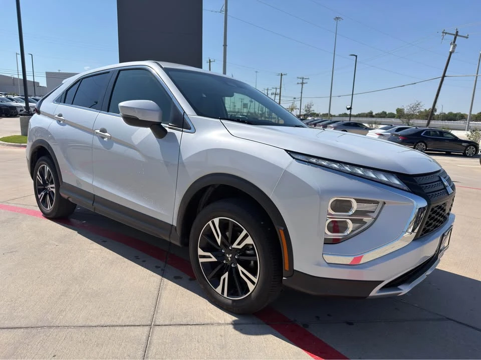 2023 Mitsubishi Eclipse Cross - Image 4 of 8