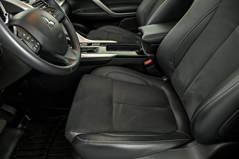 2023 Mitsubishi Eclipse Cross - Image 15 of 29