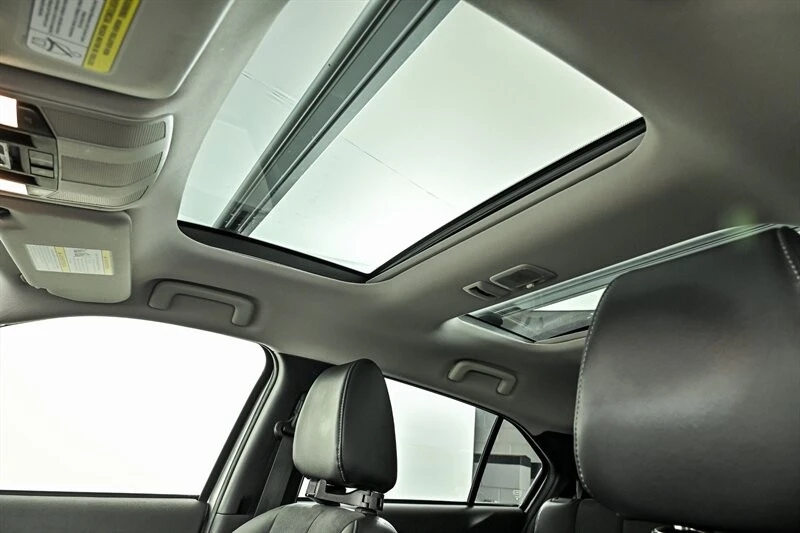 2023 Mitsubishi Eclipse Cross - Image 17 of 29