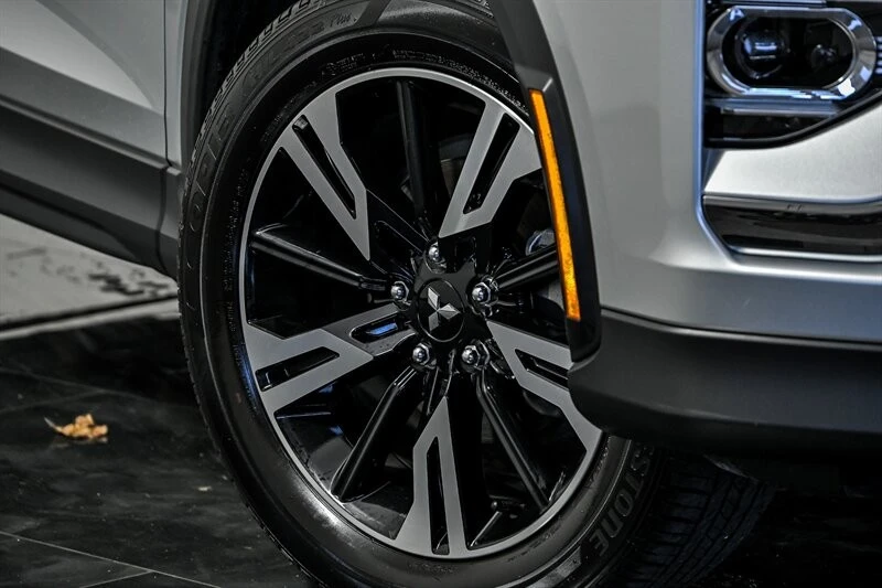 2023 Mitsubishi Eclipse Cross - Image 3 of 29