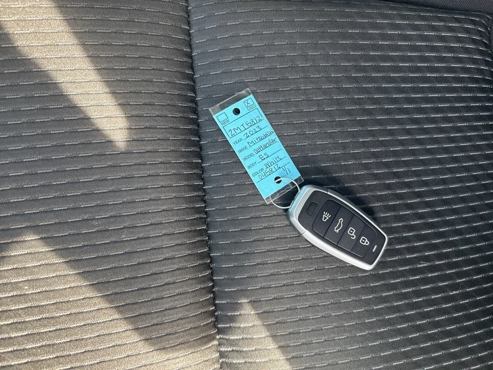 2023 Mitsubishi Outlander - Image 6 of 6