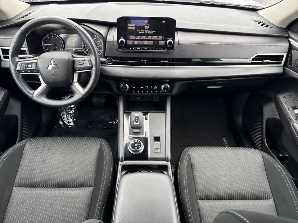 2023 Mitsubishi Outlander - Image 12 of 12