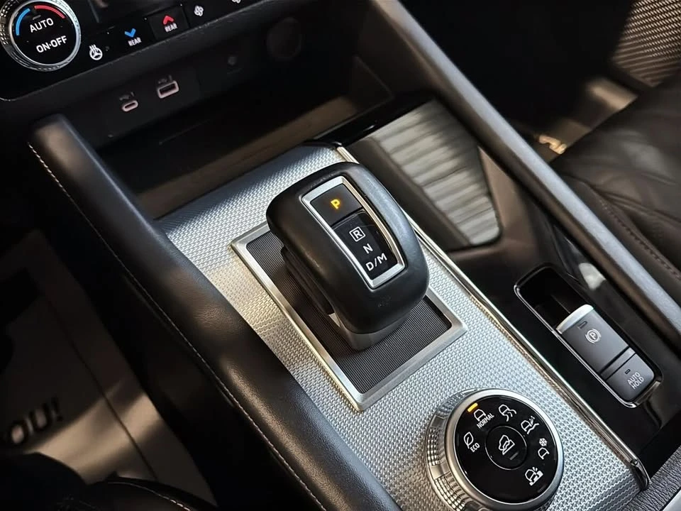 2023 Mitsubishi Outlander - Image 13 of 17