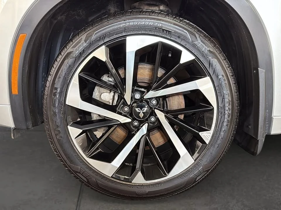 2023 Mitsubishi Outlander - Image 6 of 17