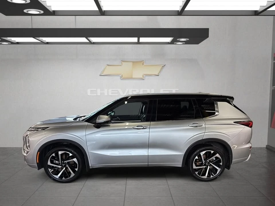 2023 Mitsubishi Outlander - Image 4 of 17