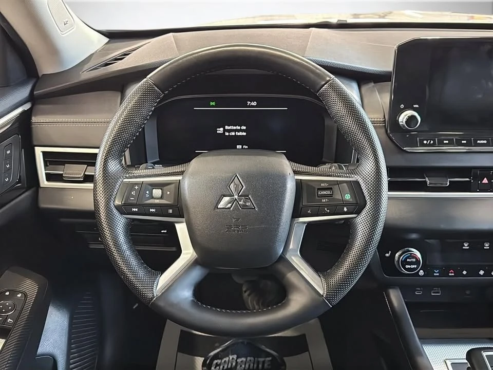 2023 Mitsubishi Outlander - Image 10 of 17