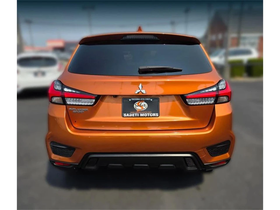 2023 Mitsubishi Outlander - Image 4 of 20