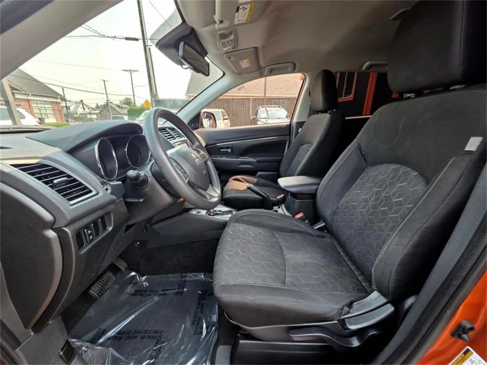 2023 Mitsubishi Outlander - Image 9 of 20