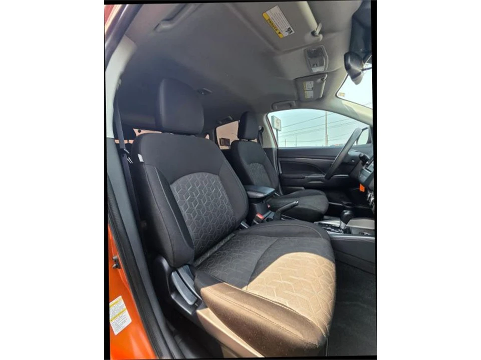 2023 Mitsubishi Outlander - Image 13 of 20