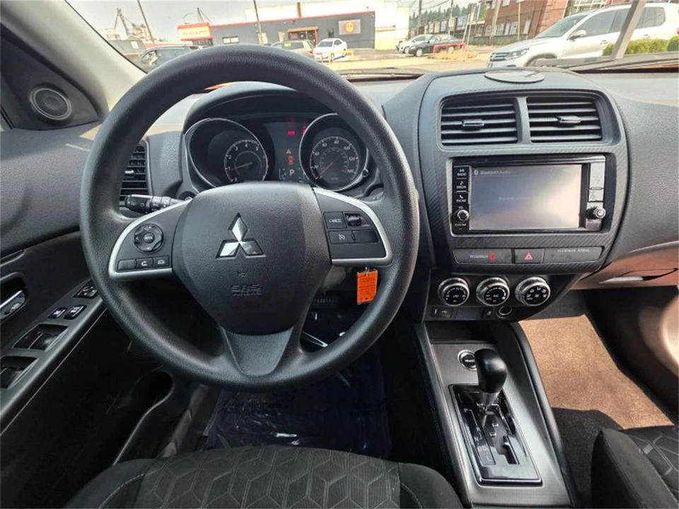 2023 Mitsubishi Outlander - Image 15 of 20