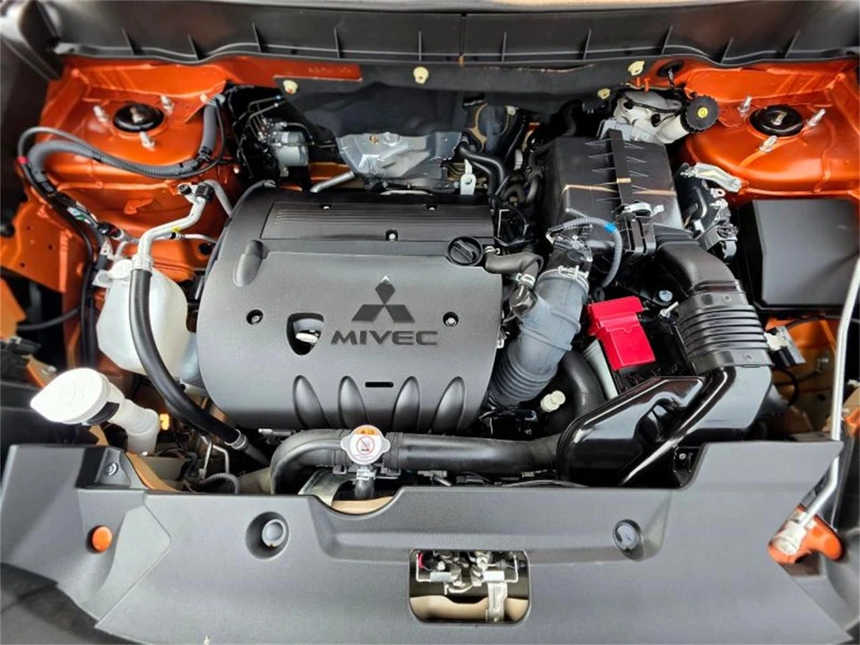 2023 Mitsubishi Outlander - Image 19 of 20