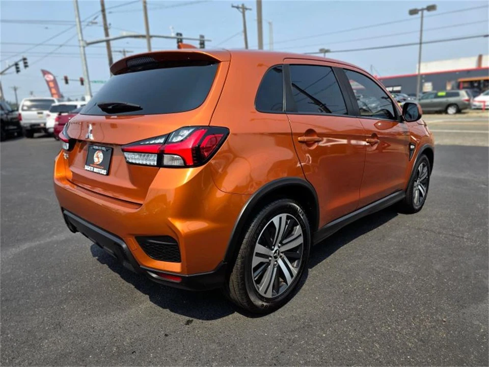 2023 Mitsubishi Outlander - Image 5 of 20