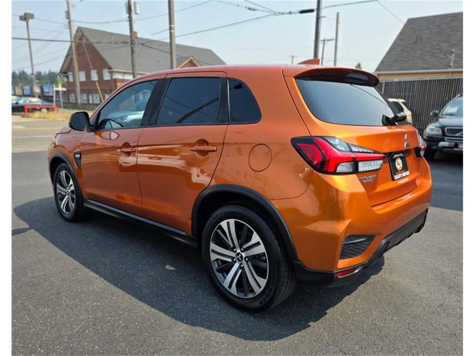 2023 Mitsubishi Outlander - Image 3 of 20
