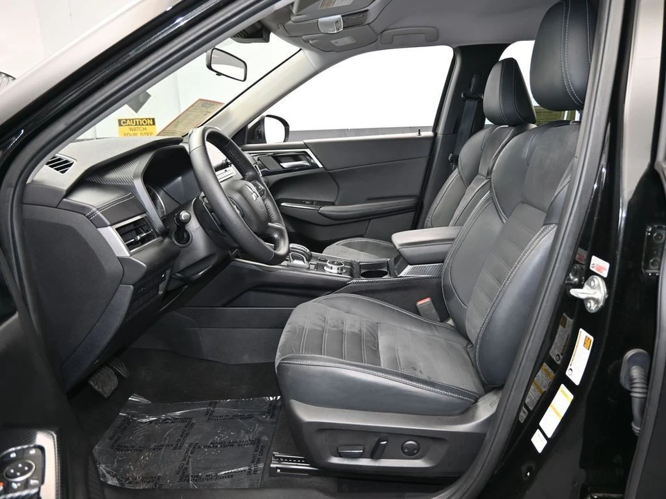 2023 Mitsubishi Outlander - Image 11 of 12