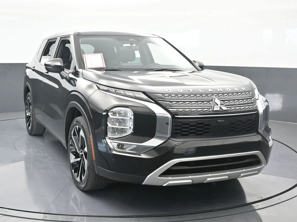 2023 Mitsubishi Outlander - Image 9 of 12