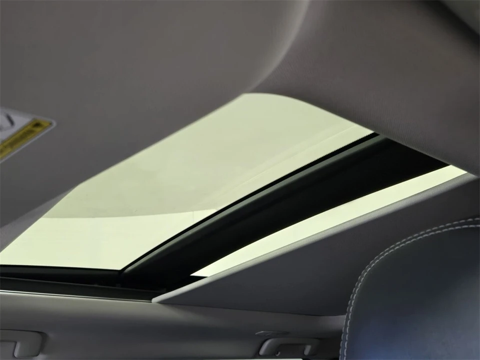 2023 Mitsubishi Outlander - Image 10 of 12